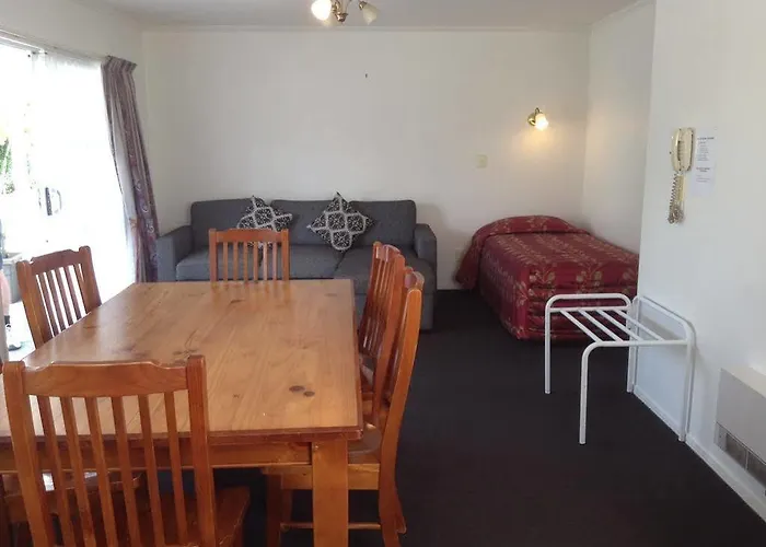 Rose Court 4*
