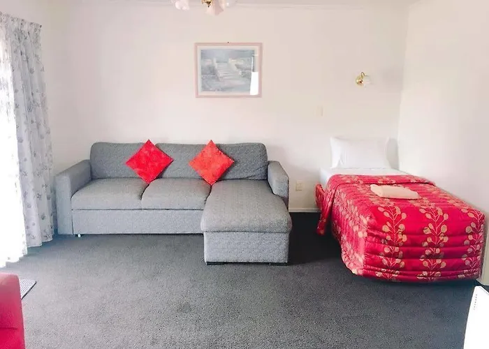 Rose Court 4*