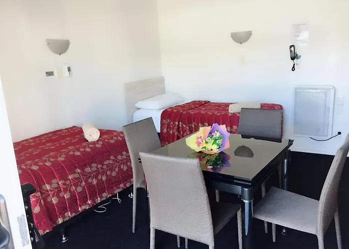 Rose Court 4*