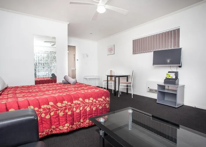 Rose Court 4*