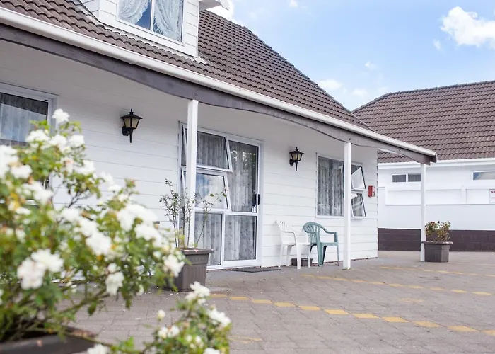 Rose Court 4*